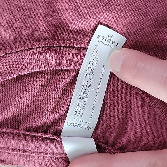 2022 Souvenir Mount Rushmore t-shirt - Picture 8 of 8